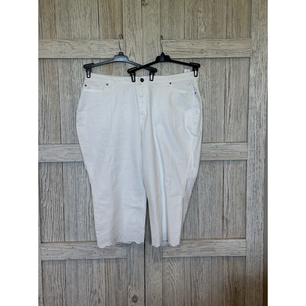Catherines Universal Jean White Capri Embroidered Hem Womens 26W